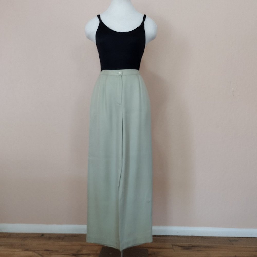 Business or Casual Three-Piece Silk Suit - Picture 6 of 16